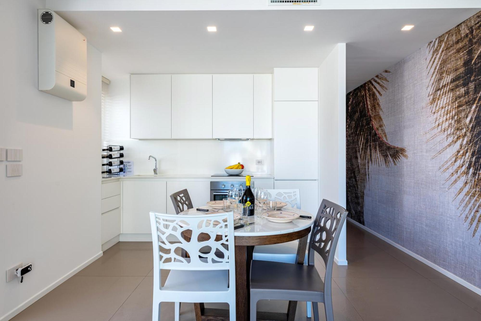 Exclusive Deluxe Apt Up To 6 People & Heated Tub โปลีญาโนอามาเร ภายนอก รูปภาพ