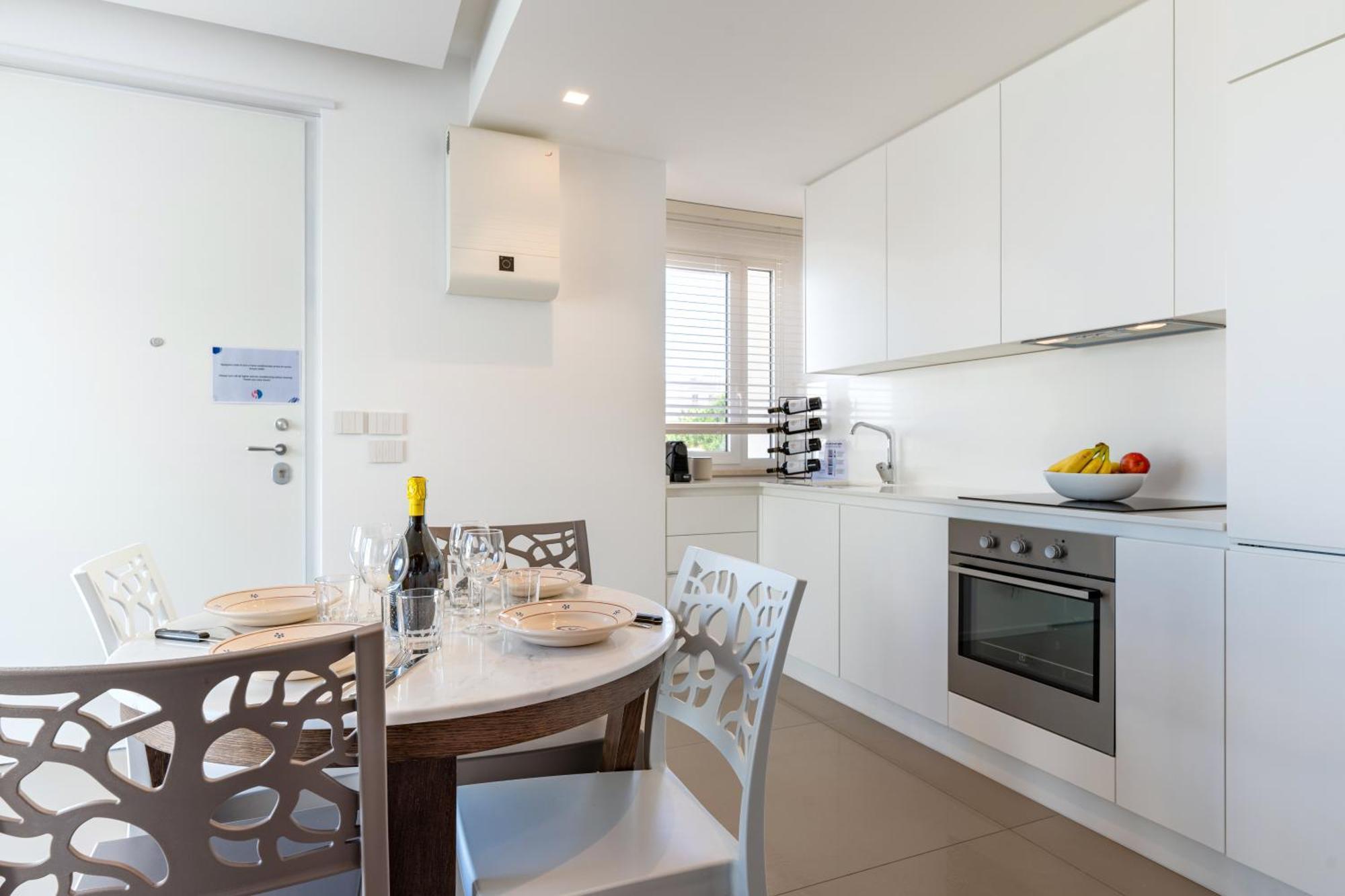 Exclusive Deluxe Apt Up To 6 People & Heated Tub โปลีญาโนอามาเร ภายนอก รูปภาพ