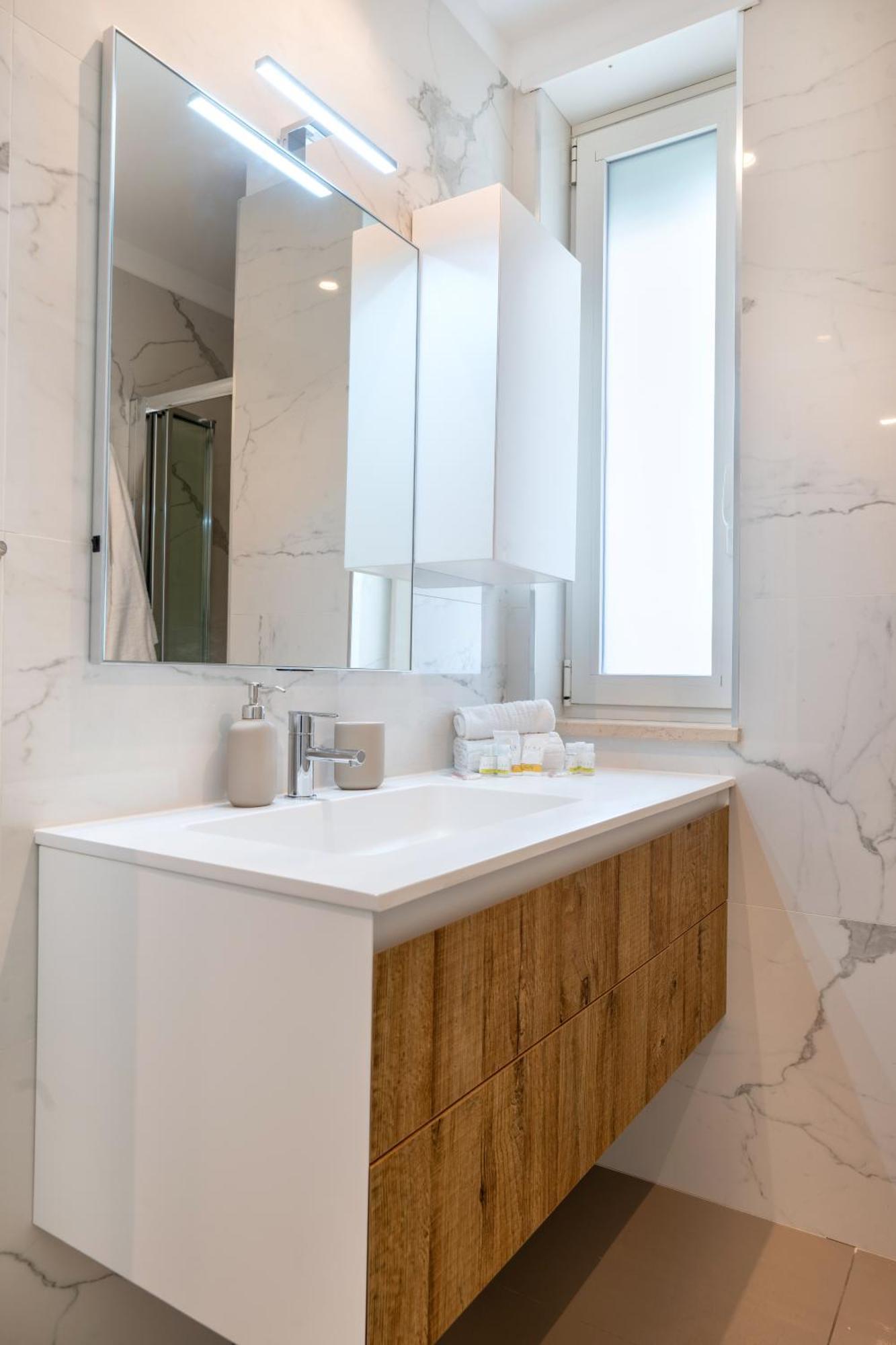 Exclusive Deluxe Apt Up To 6 People & Heated Tub โปลีญาโนอามาเร ภายนอก รูปภาพ