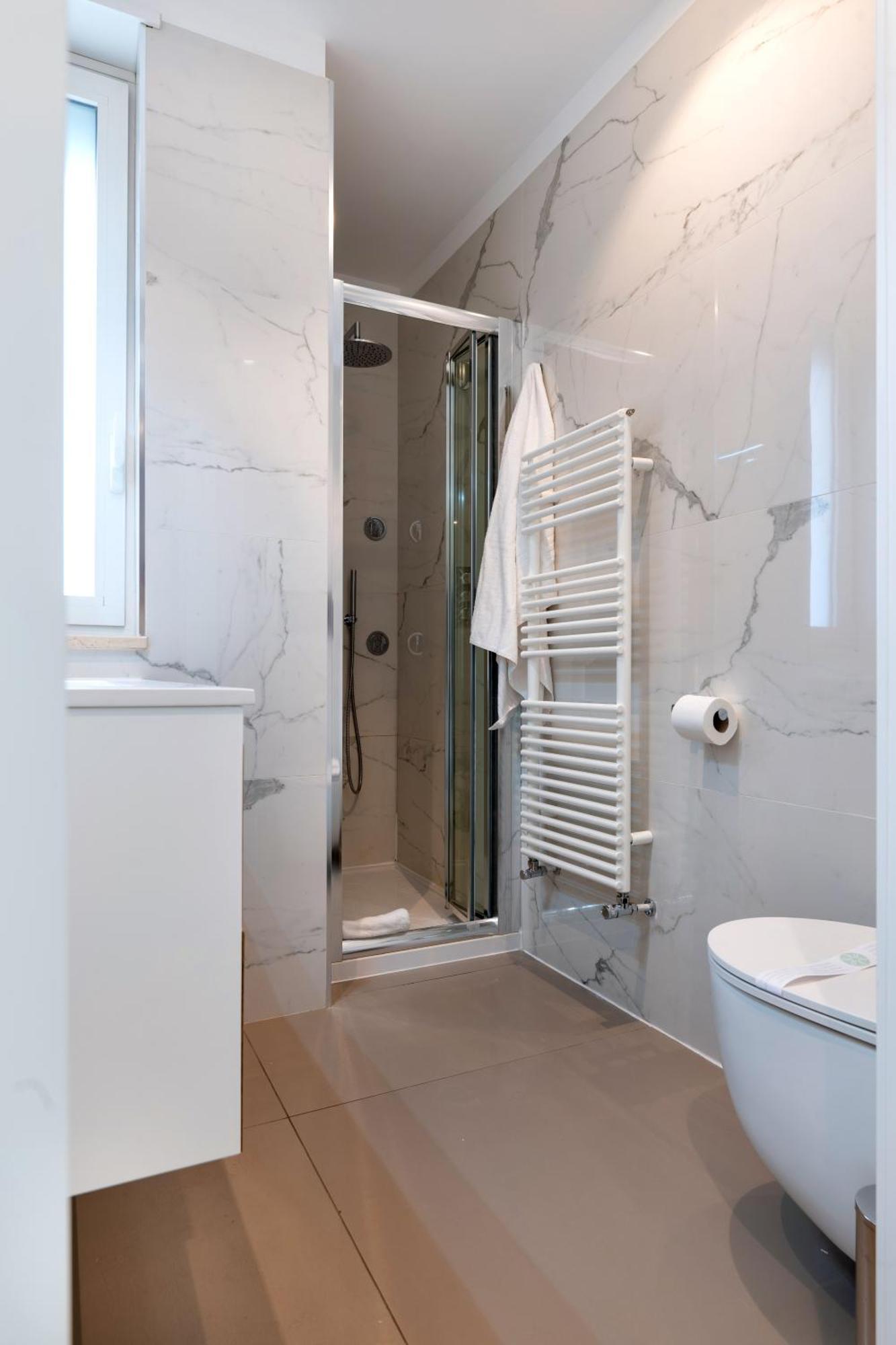 Exclusive Deluxe Apt Up To 6 People & Heated Tub โปลีญาโนอามาเร ภายนอก รูปภาพ