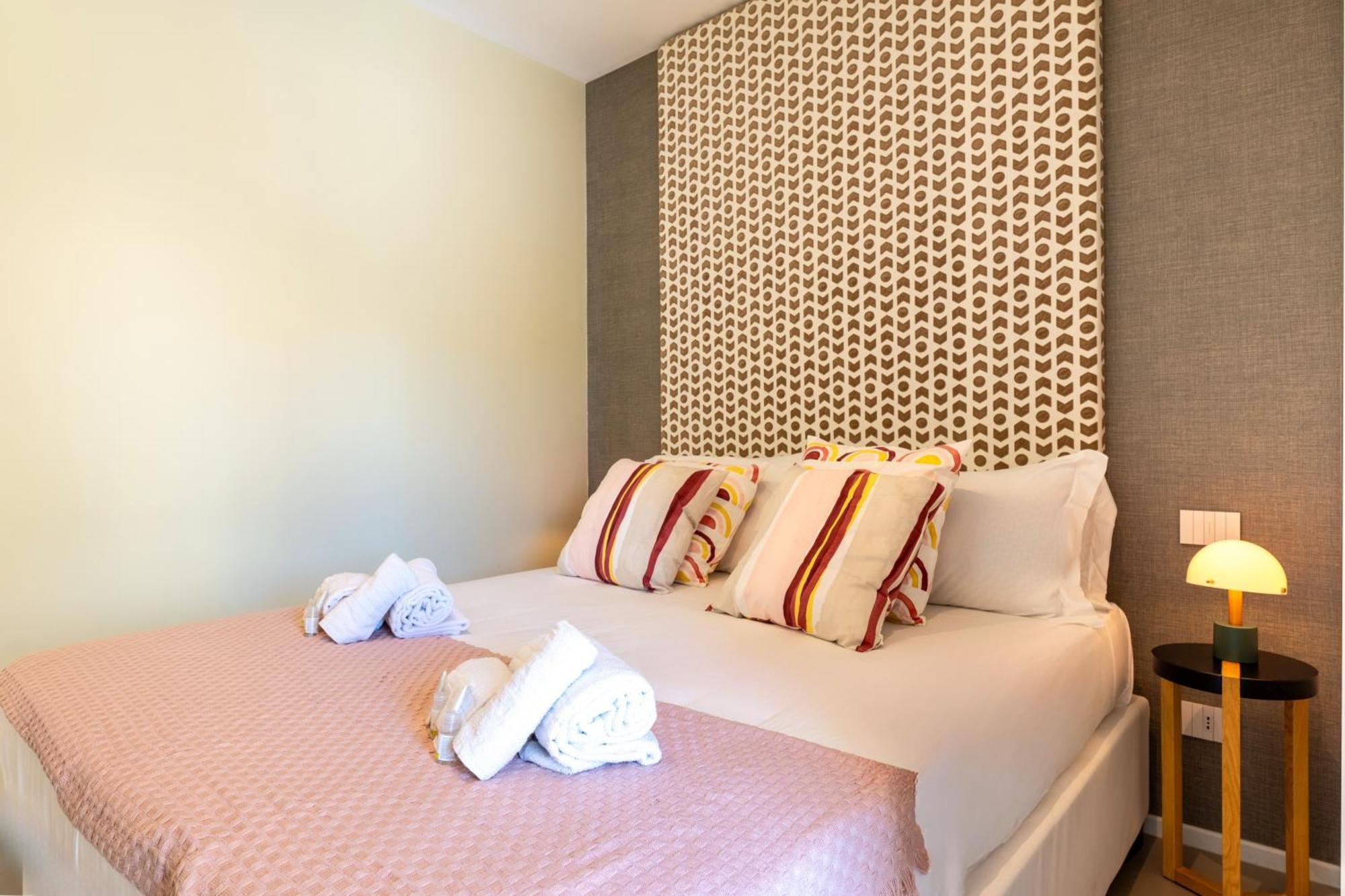 Exclusive Deluxe Apt Up To 6 People & Heated Tub โปลีญาโนอามาเร ภายนอก รูปภาพ