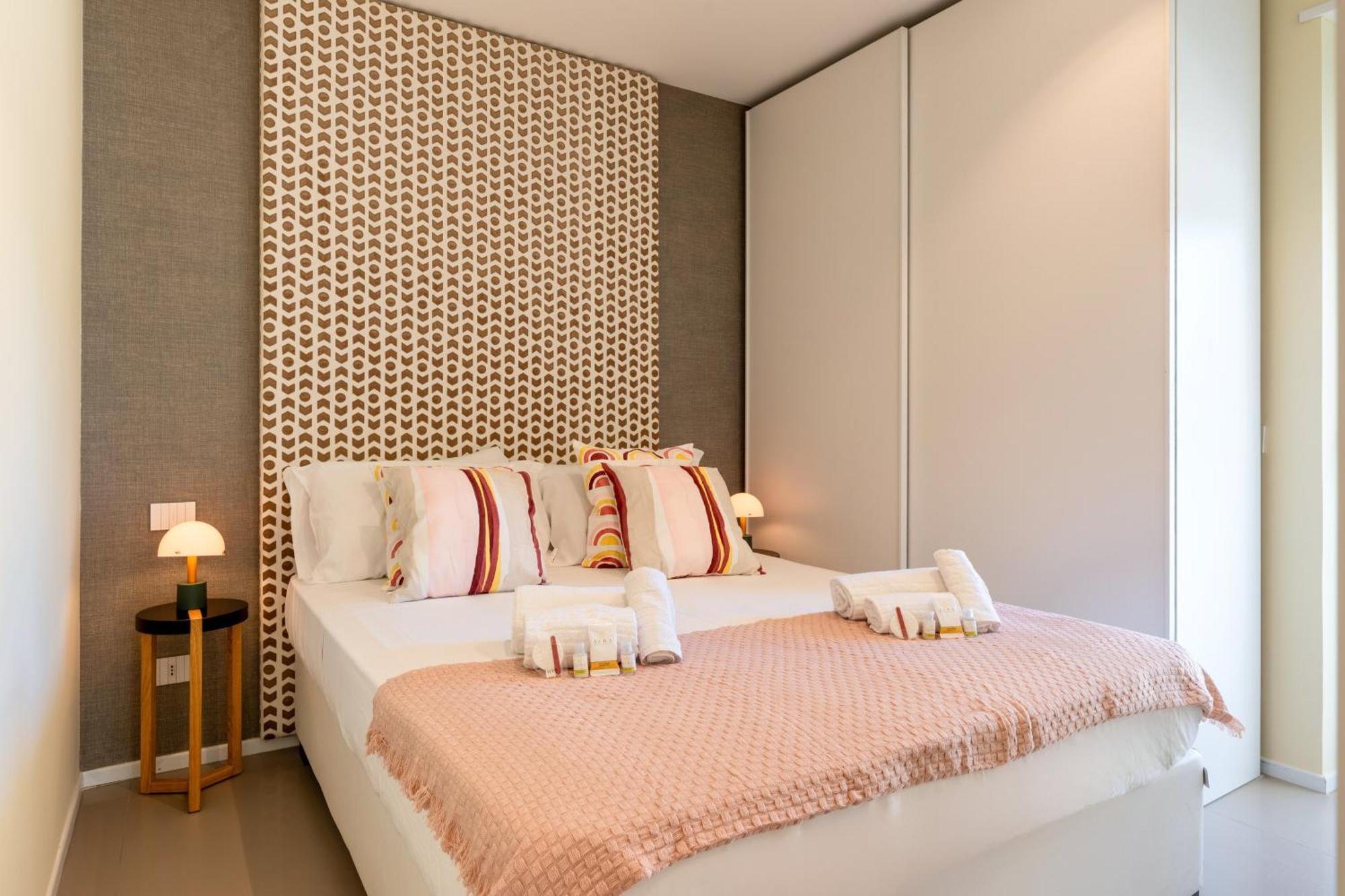 Exclusive Deluxe Apt Up To 6 People & Heated Tub โปลีญาโนอามาเร ภายนอก รูปภาพ